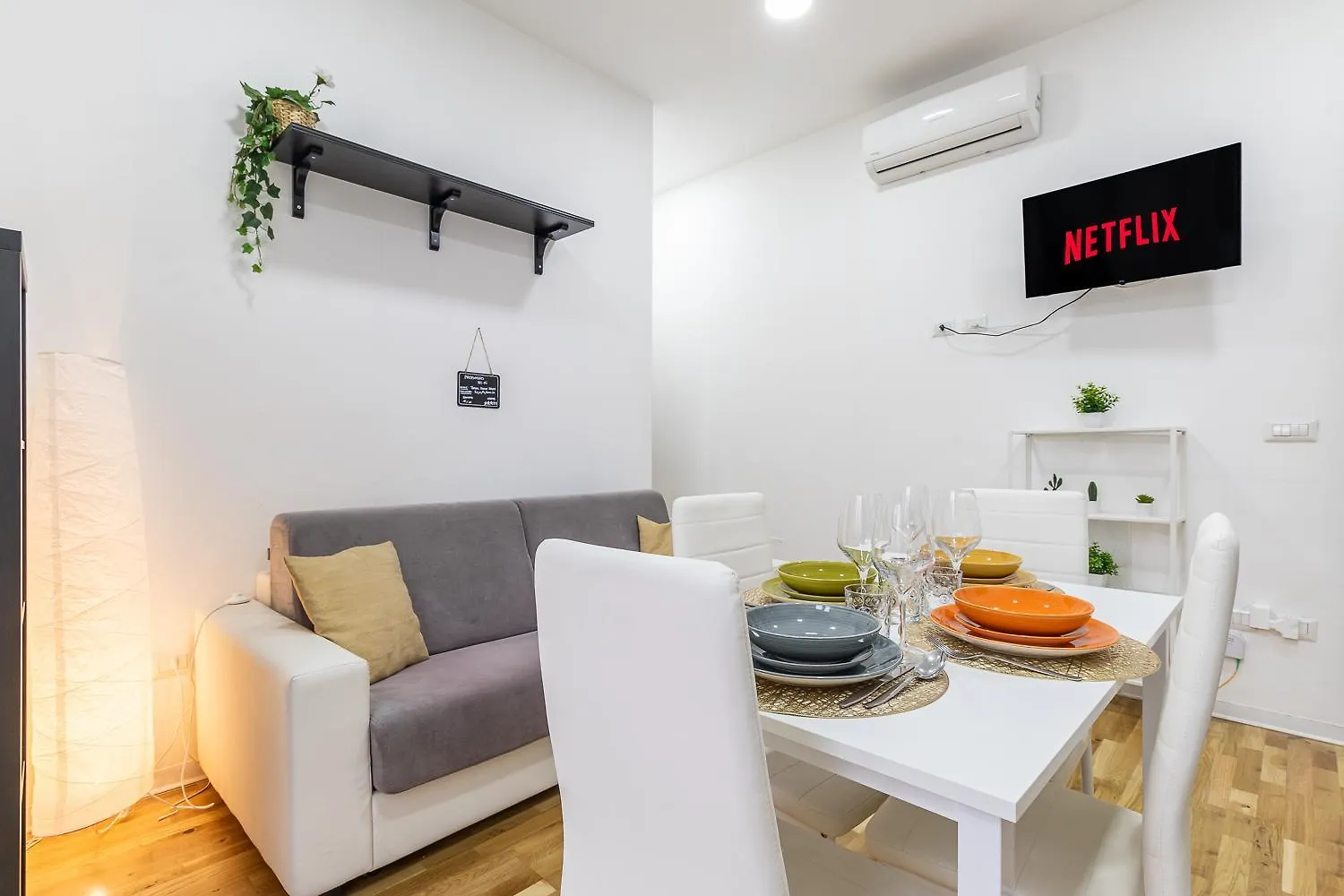 Milano Centrale - Parking Nearby And Free Wifi Milan